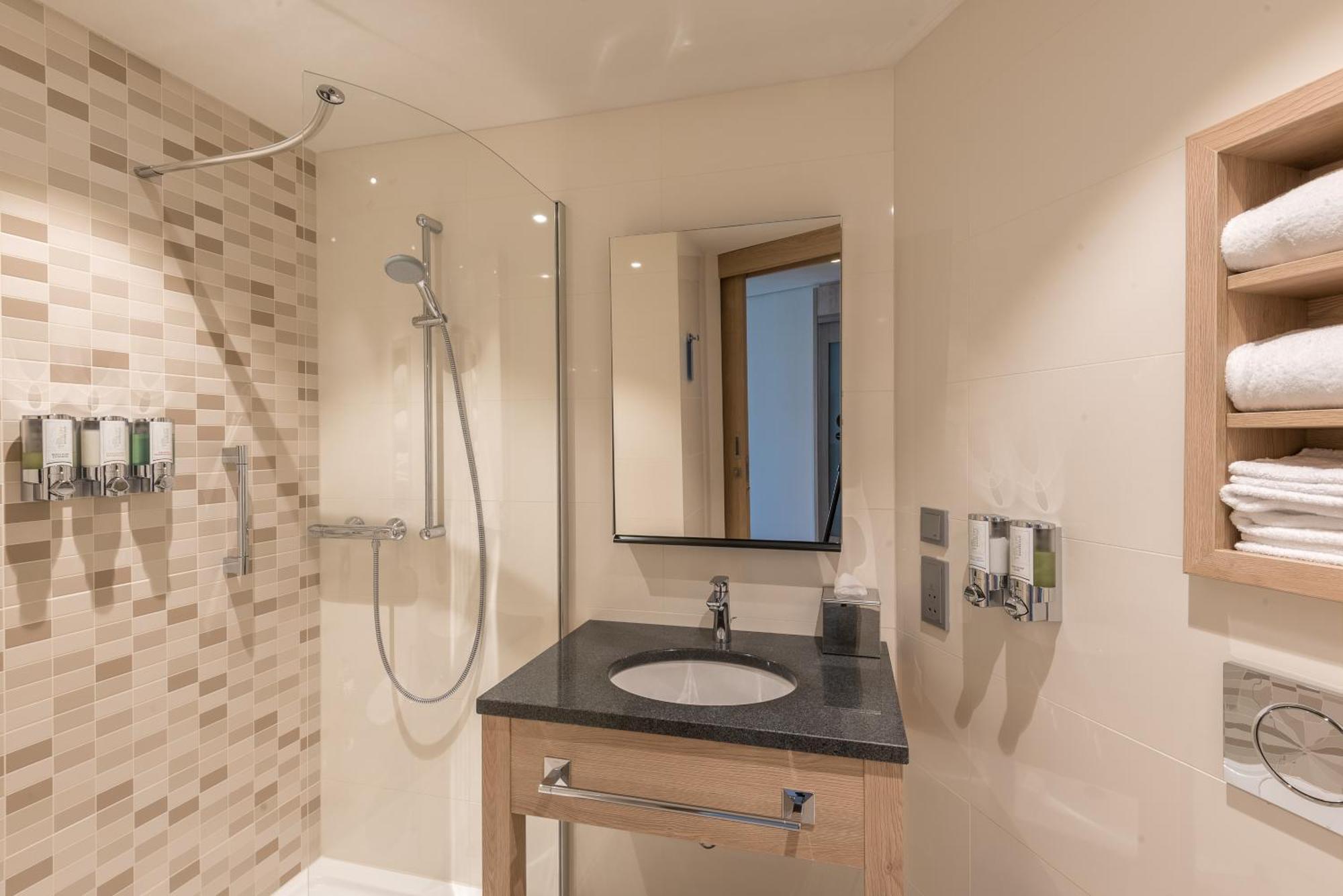 Hampton By Hilton Freiburg Hotel Ngoại thất bức ảnh