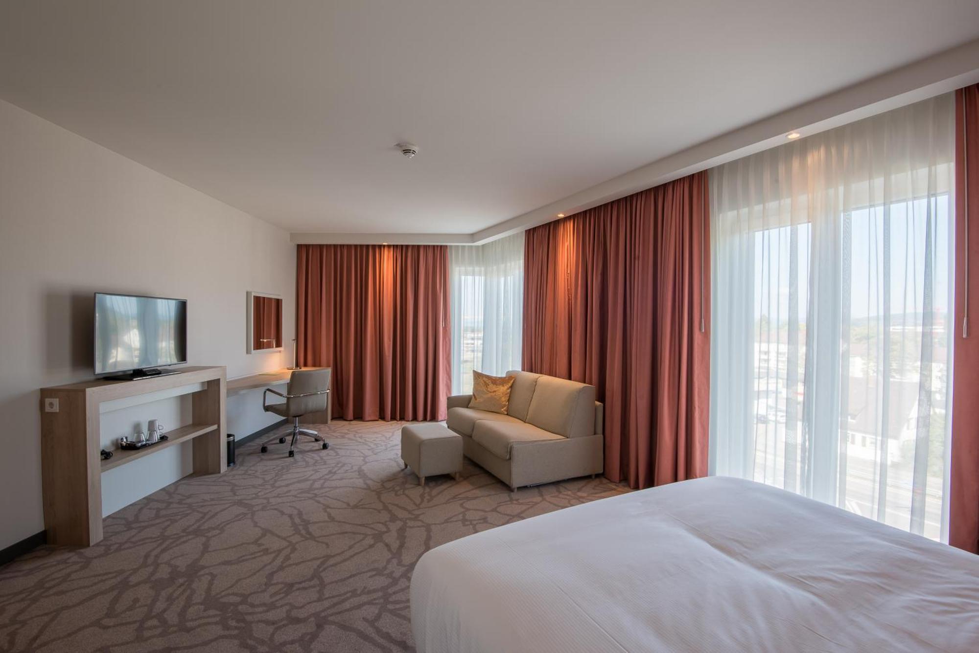 Hampton By Hilton Freiburg Hotel Ngoại thất bức ảnh