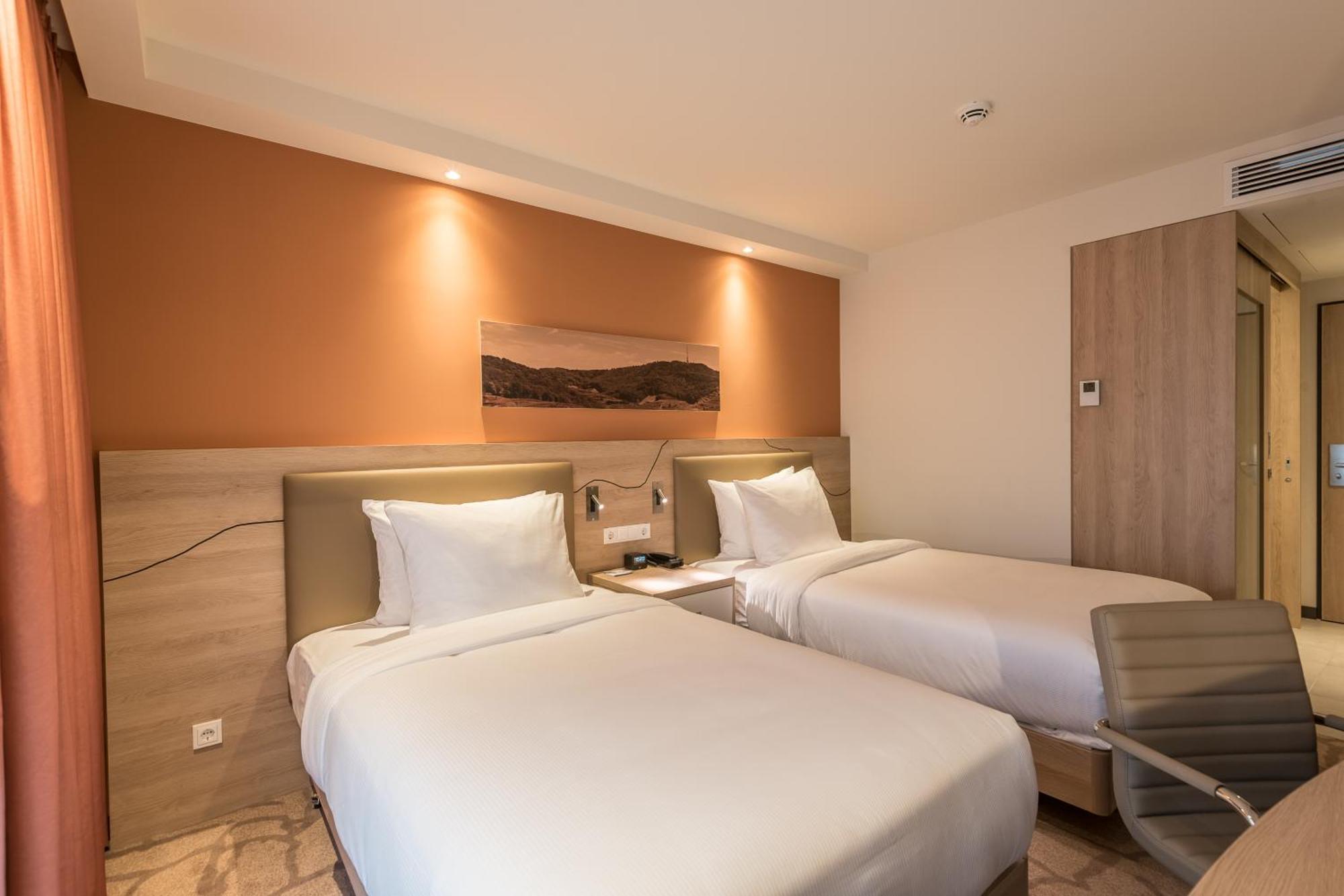 Hampton By Hilton Freiburg Hotel Ngoại thất bức ảnh