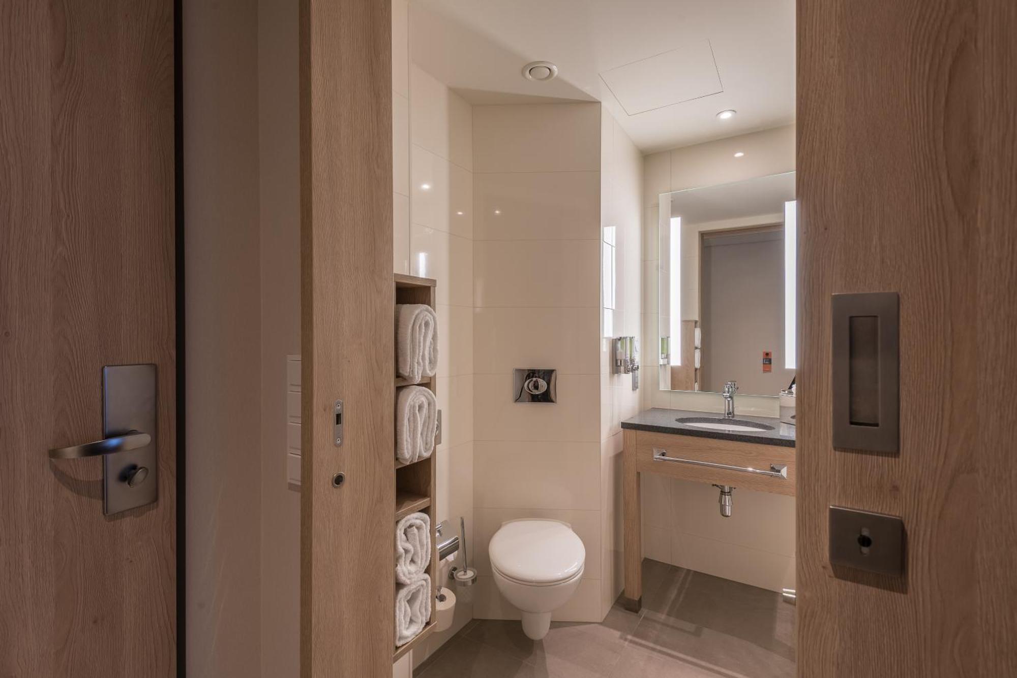 Hampton By Hilton Freiburg Hotel Ngoại thất bức ảnh
