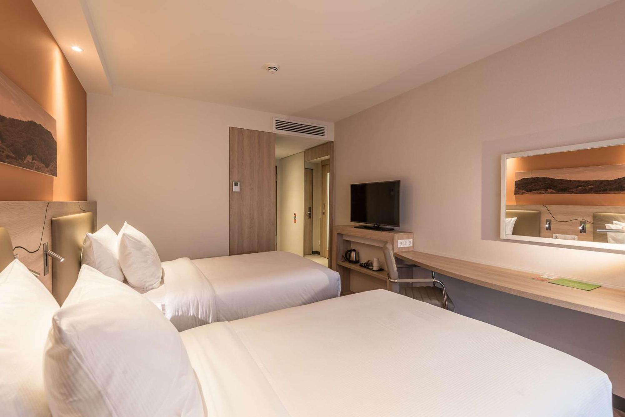 Hampton By Hilton Freiburg Hotel Ngoại thất bức ảnh