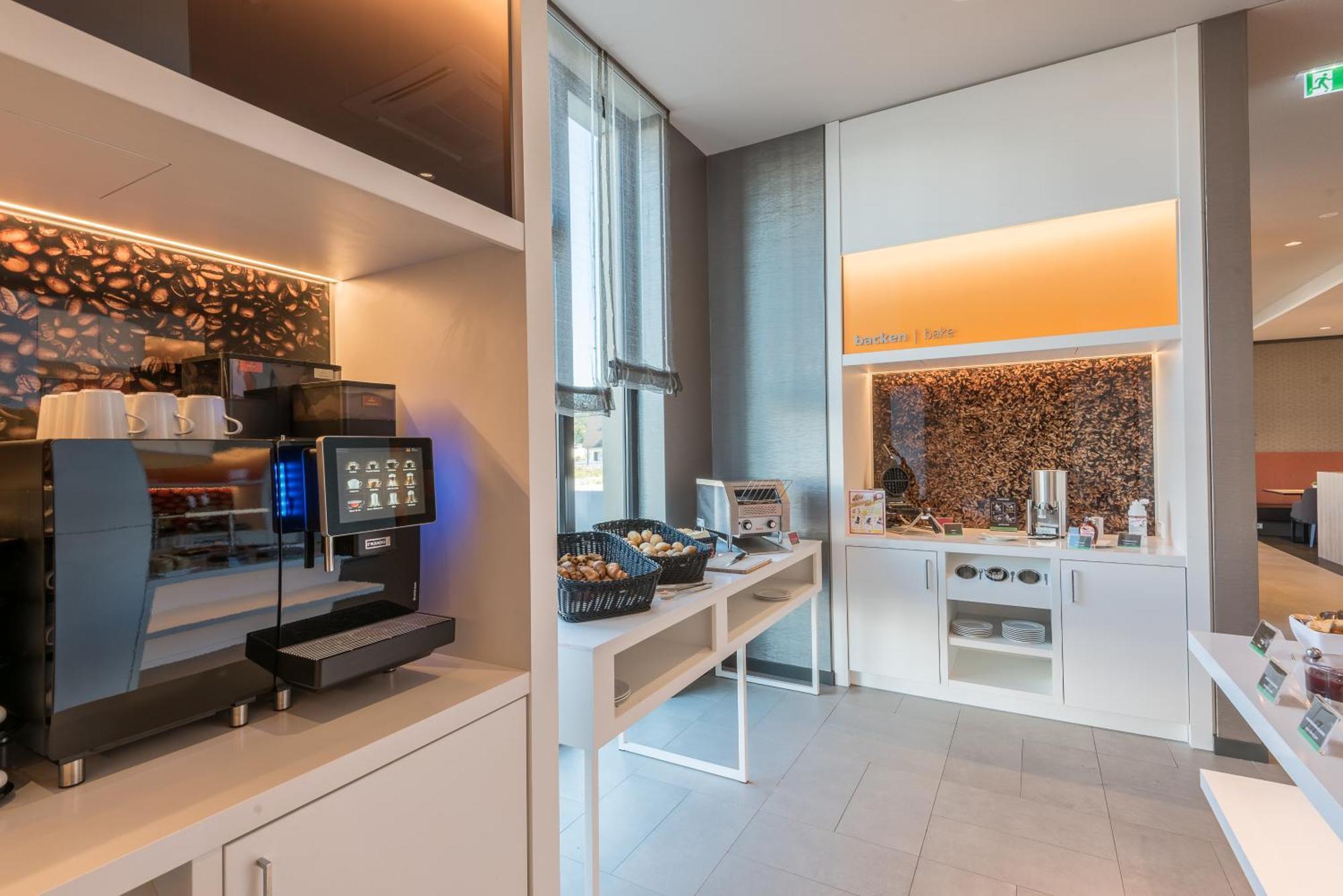 Hampton By Hilton Freiburg Hotel Ngoại thất bức ảnh
