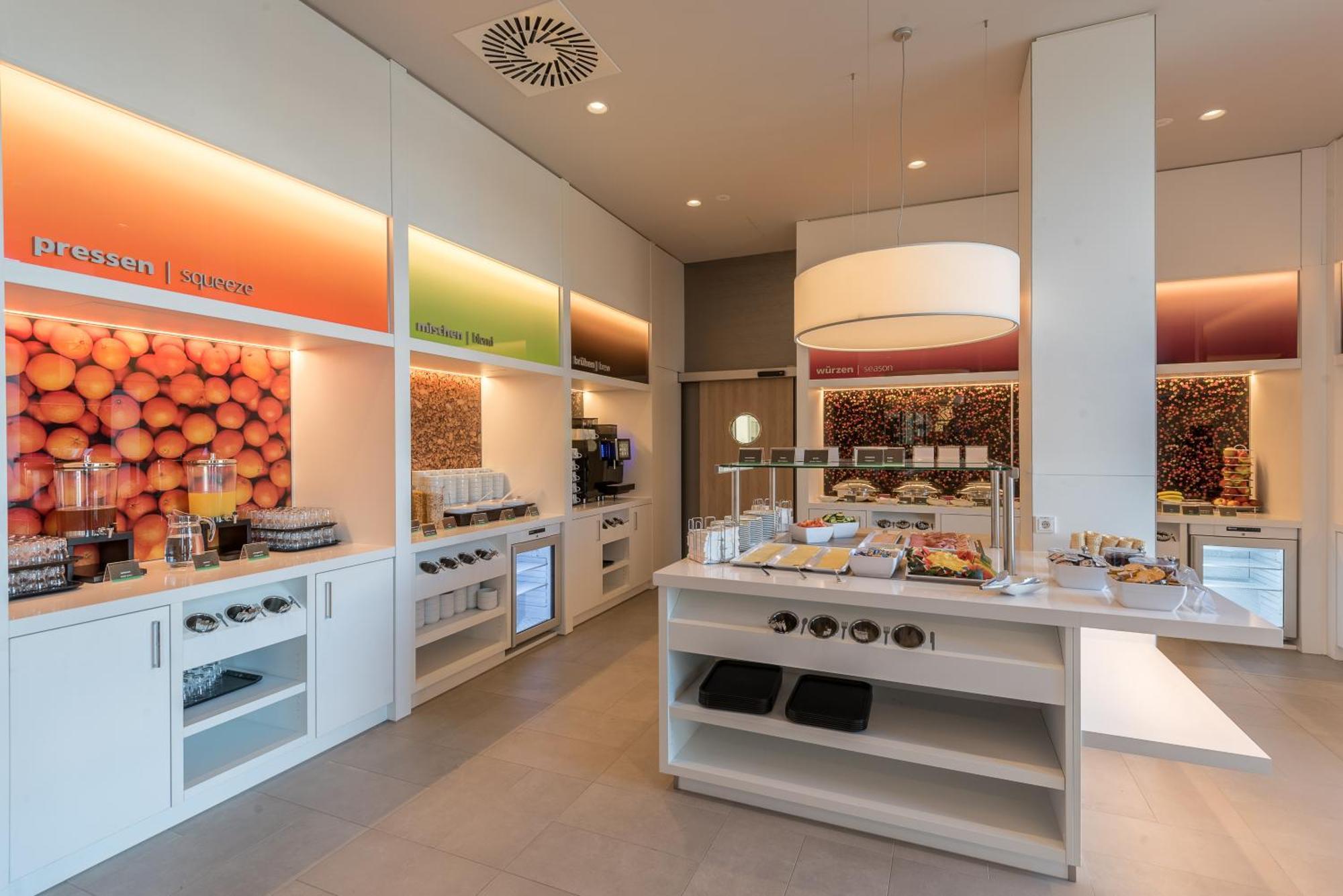 Hampton By Hilton Freiburg Hotel Ngoại thất bức ảnh